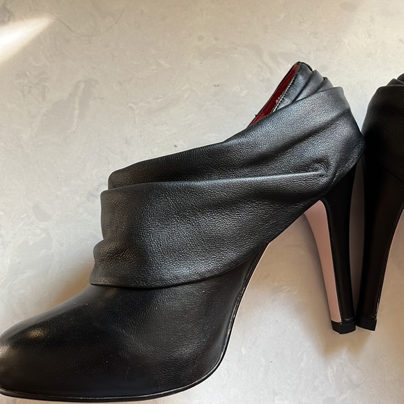 Elle black high-heeled booties - Picture 8 of 10